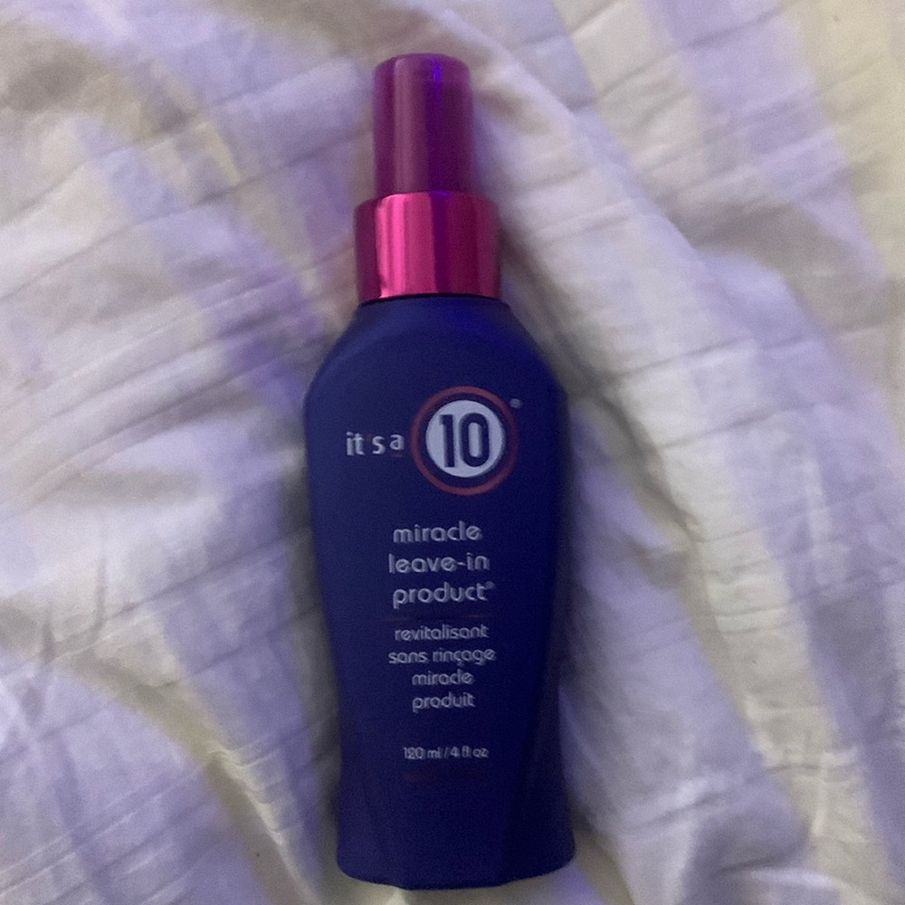 NWT It’s a 10 miracle leave in product/conditioner 4 ounces. Amazing spray.